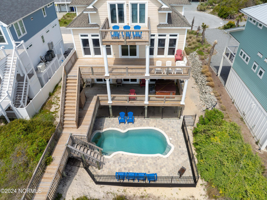 31 Porpoise Pl North Topsail Beach, NC 28460