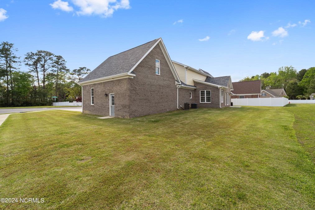 407 King Richard Ct Jacksonville, NC 28546