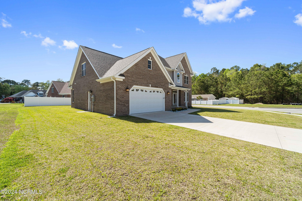 403 King Richard Ct Jacksonville, NC 28546