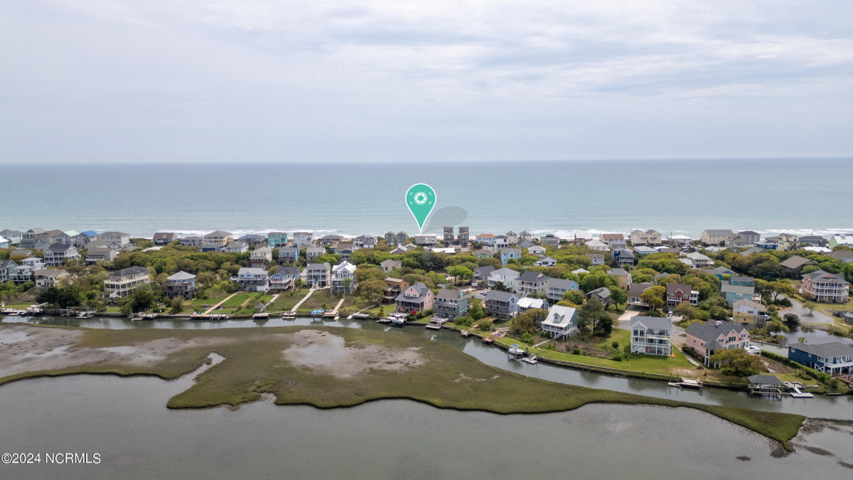 1812 Shore Dr Surf City, NC 28445