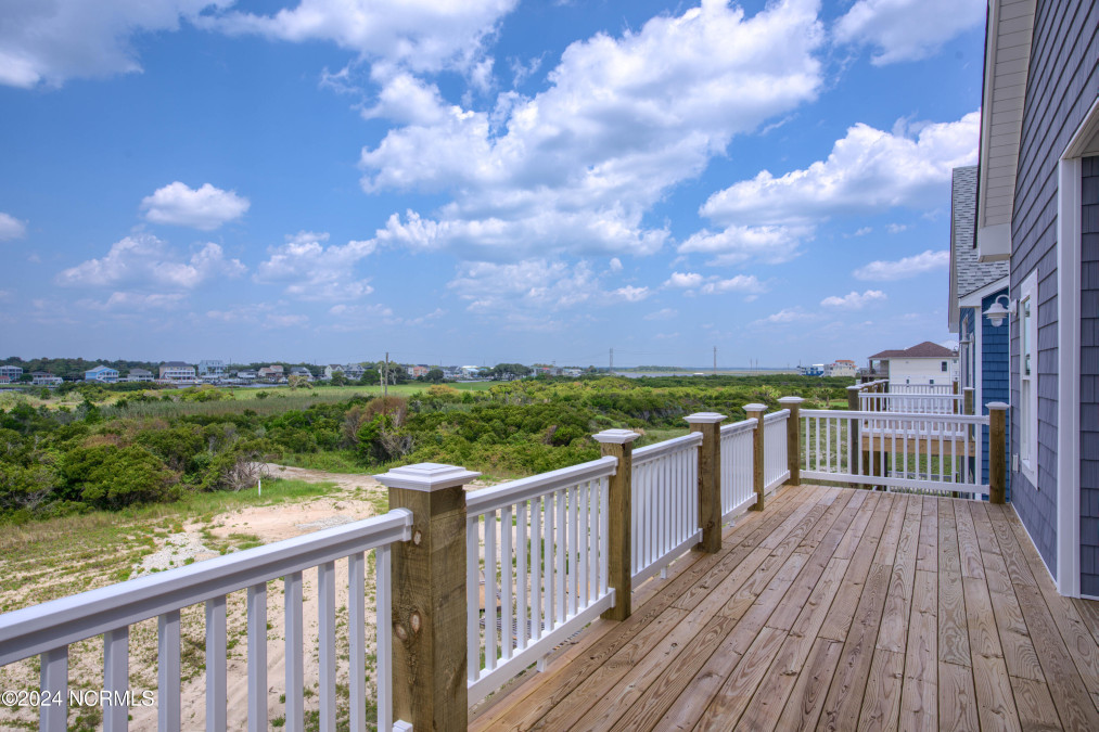 1439 New River Inlet Rd North Topsail Beach, NC 28460