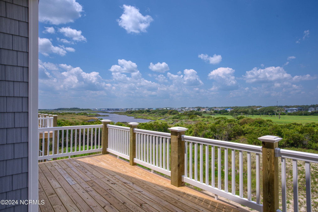 1439 New River Inlet Rd North Topsail Beach, NC 28460