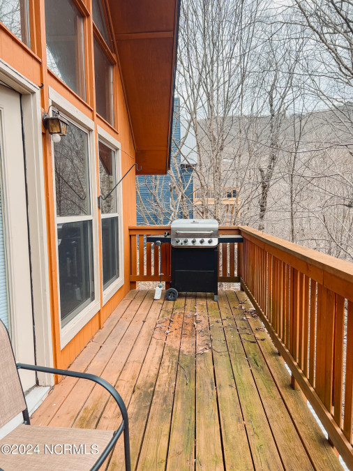 102 Skiview Ln Beech Mountain, NC 28604