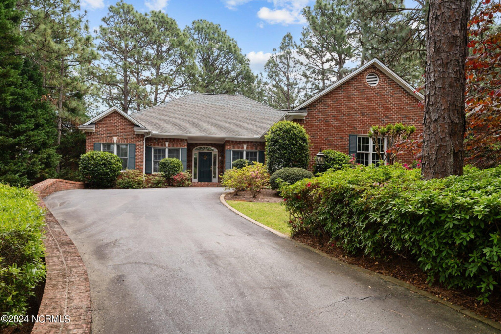 34 Talamore Dr Southern Pines, NC 28387