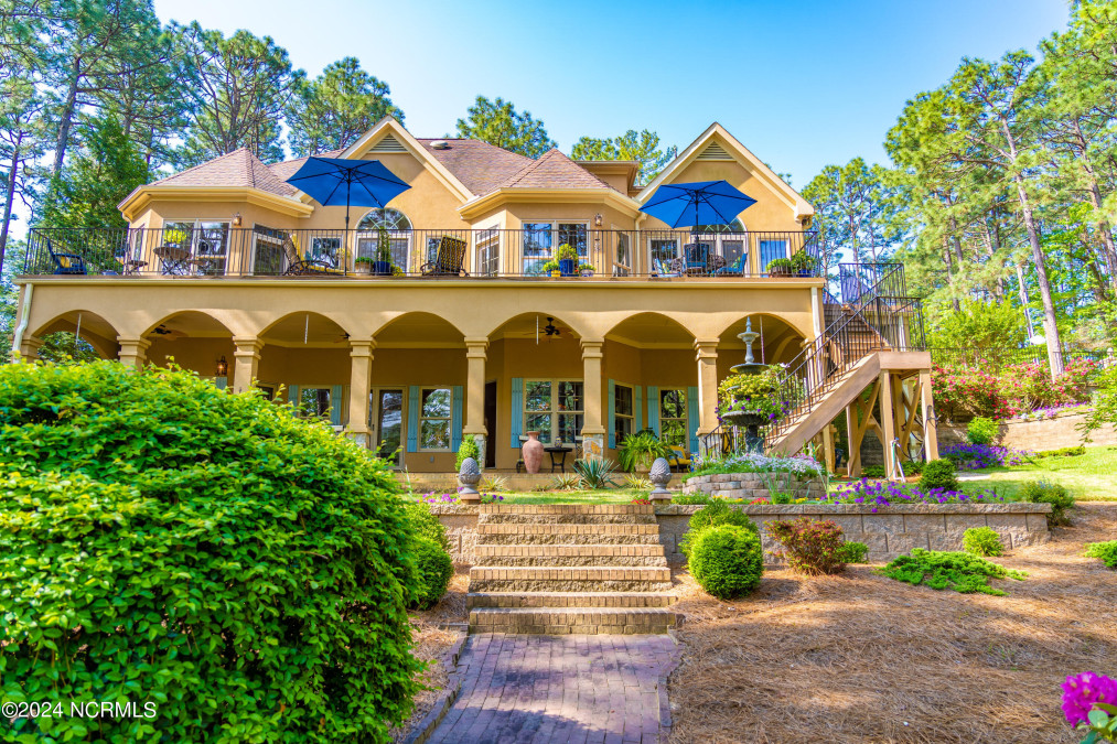 320 Arbutus Rd Southern Pines, NC 28387