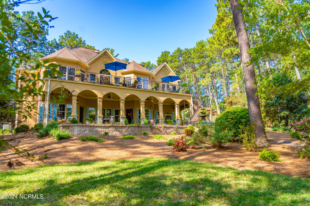 320 Arbutus Rd Southern Pines, NC 28387