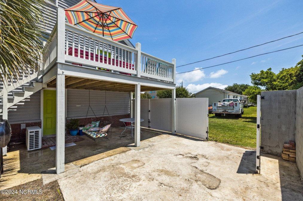 1211 Avery St Morehead City, NC 28557