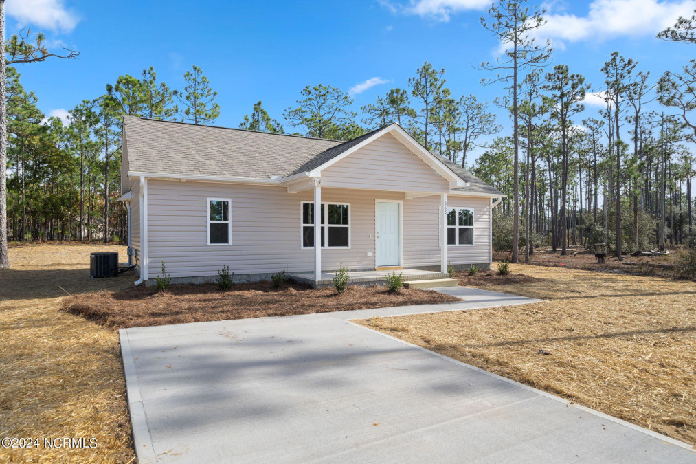 1950 Salisbury Rd Southport, NC 28461