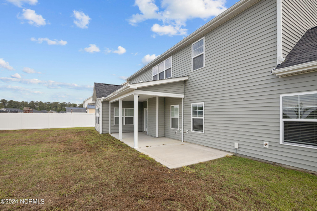 2752 Chalet Cir Winterville, NC 28590