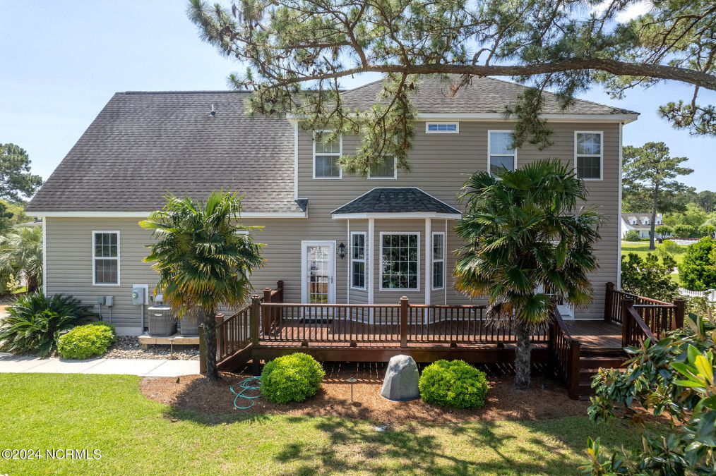 120 Plantation Cir Beaufort, NC 28516