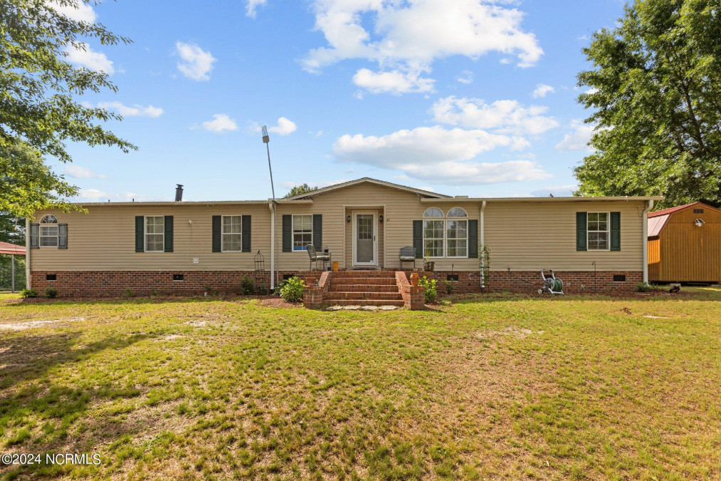 23 Furney Pearce Rd Zebulon, NC 27597