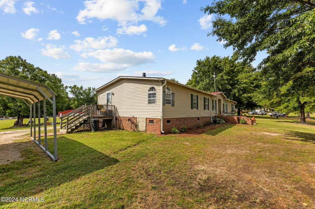 23 Furney Pearce Rd Zebulon, NC 27597