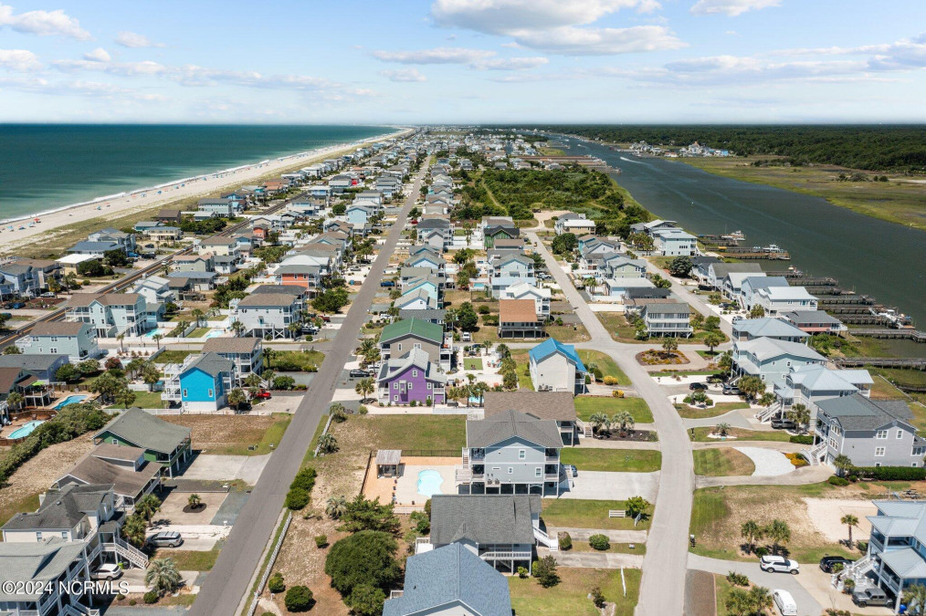 191 Yacht Watch Dr Holden Beach, NC 28462