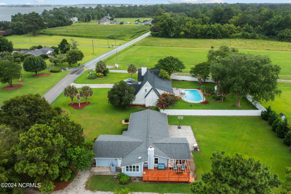 203 River Reach Dr Swansboro, NC 28584