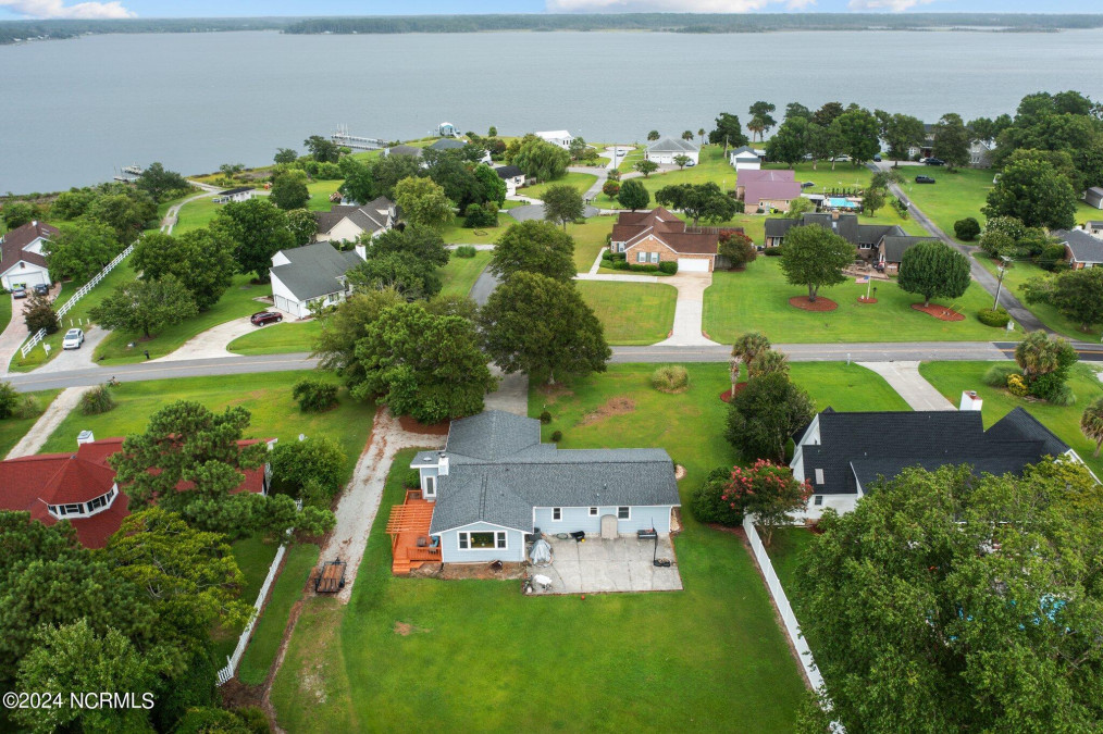 203 River Reach Dr Swansboro, NC 28584