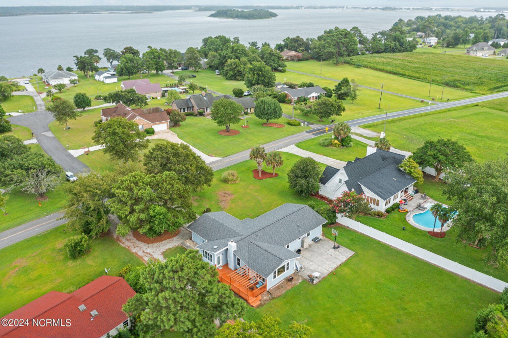 203 River Reach Dr Swansboro, NC 28584