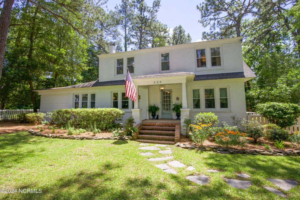 320 Morganton Rd Southern Pines, NC 28387