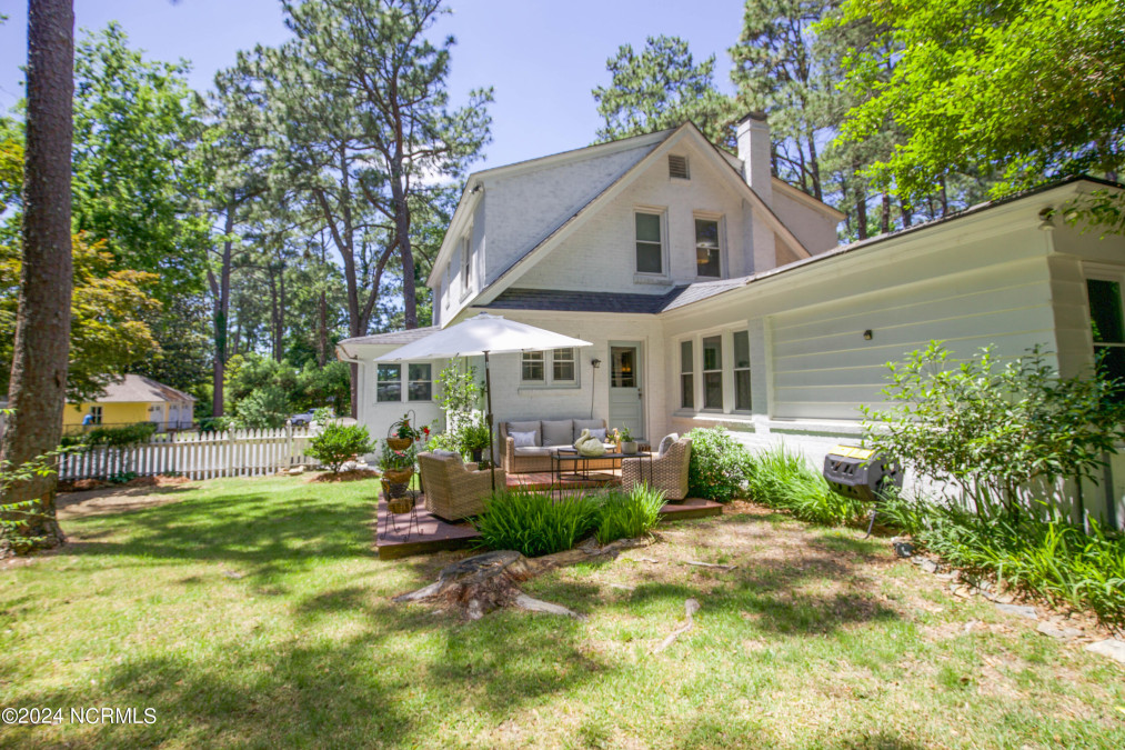 320 Morganton Rd Southern Pines, NC 28387