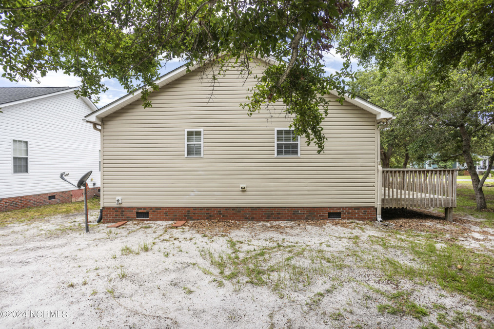 116 25th St Oak Island, NC 28465