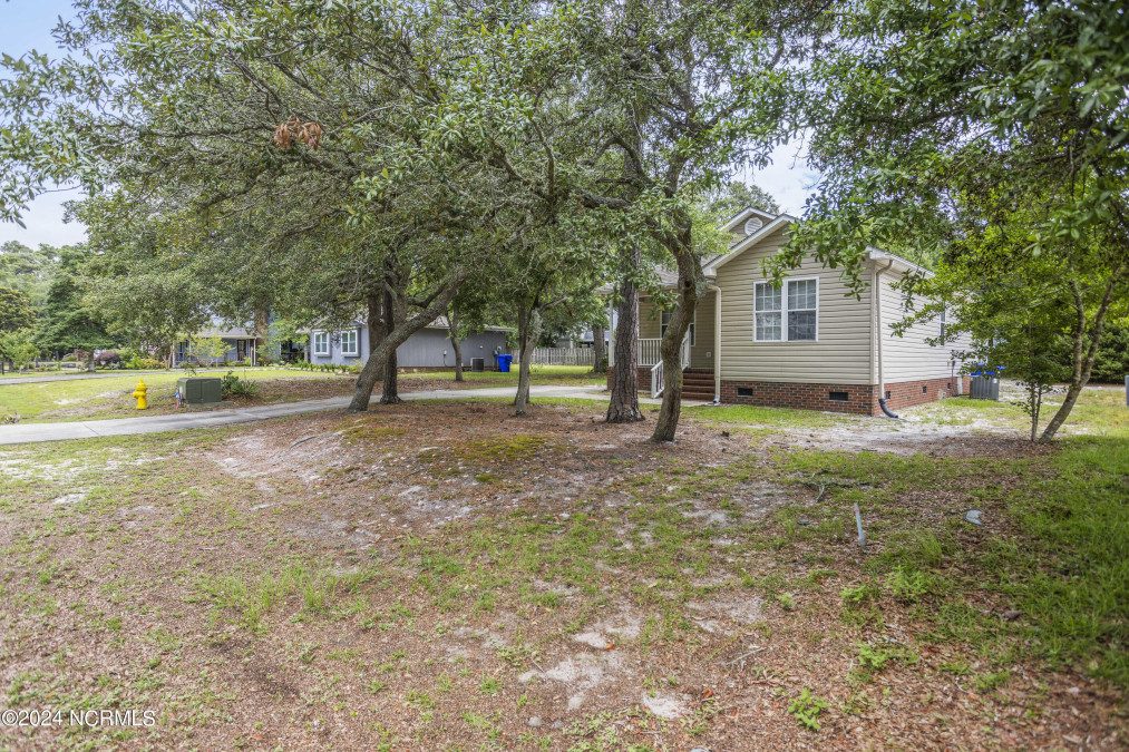 116 25th St Oak Island, NC 28465