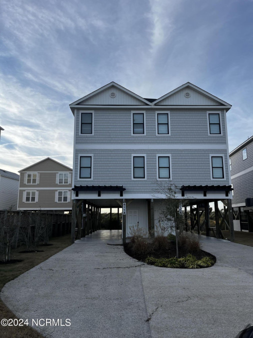 811 New River Dr Surf City, NC 28445