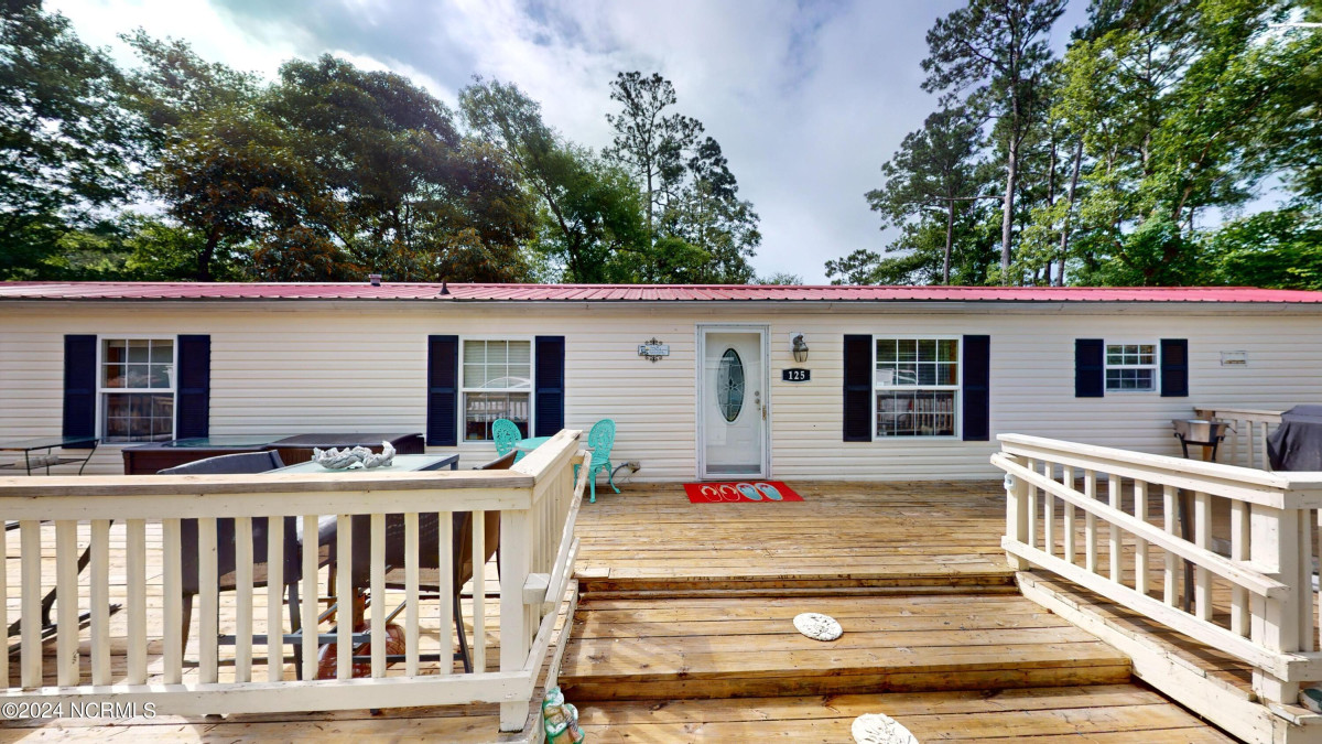 125 Pond View Cir Hampstead, NC 28443