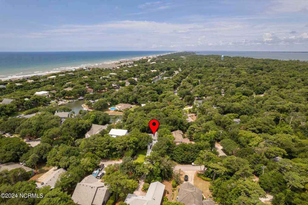 104 Teak Ct Pine Knoll Shores, NC 28512