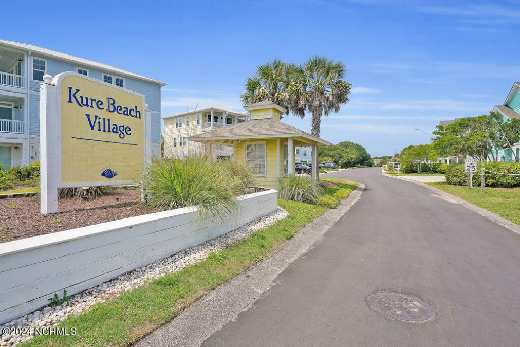 824 Settlers Ln Kure Beach, NC 28449