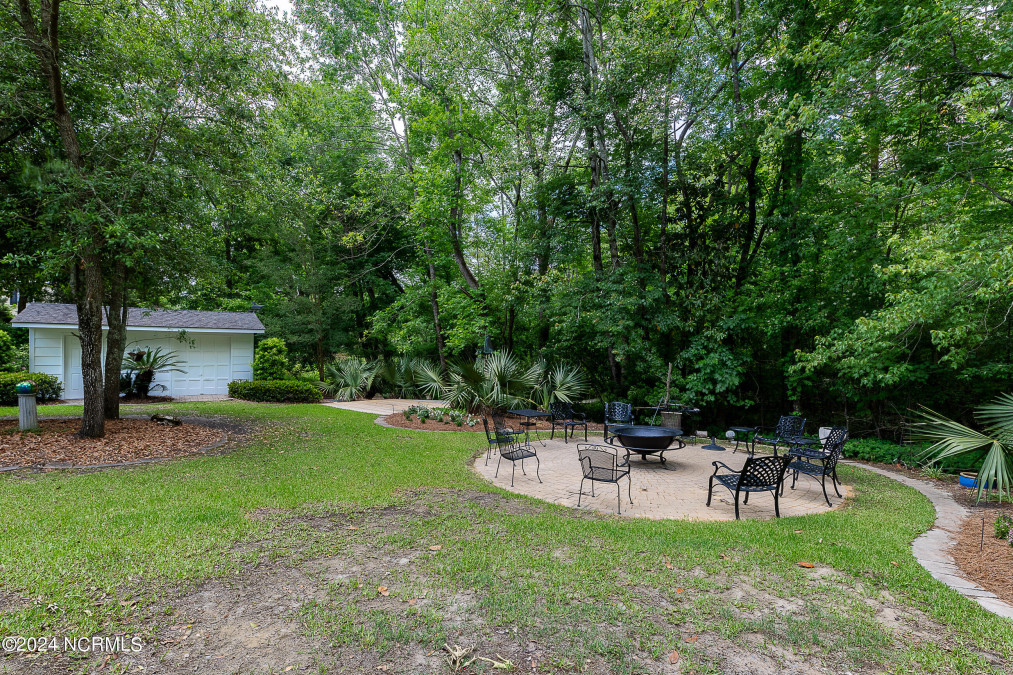 306 Woodland Dr Jacksonville, NC 28540