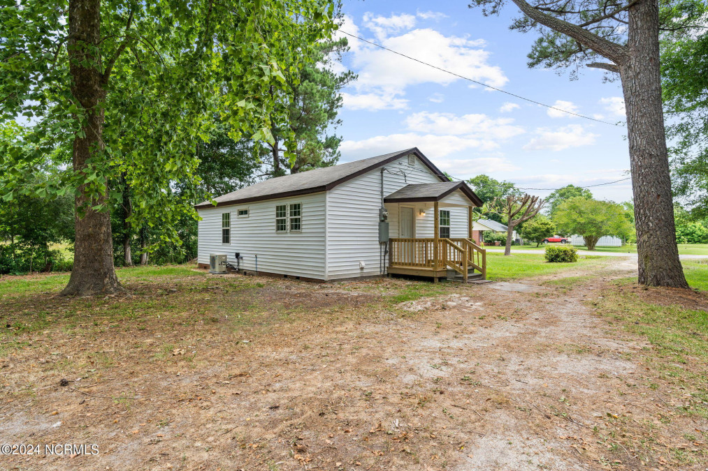 4827 Horse Branch Rd Willard, NC 28478