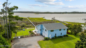 221 Lawrence Rd Beaufort, NC 28516