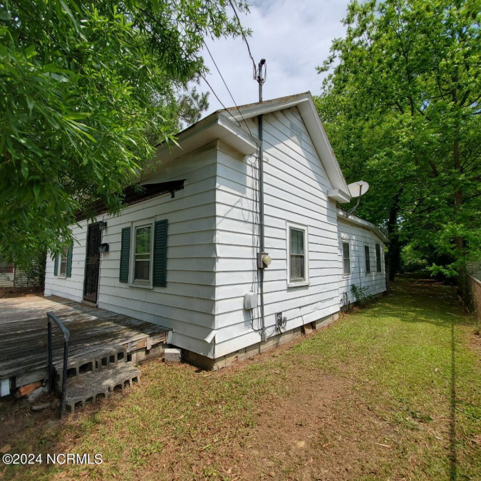 506 Vance St Wilson, NC 27893