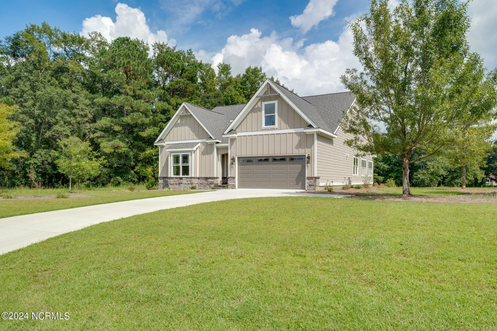 135 Sycamore Lakes Dr Wallace, NC 28466