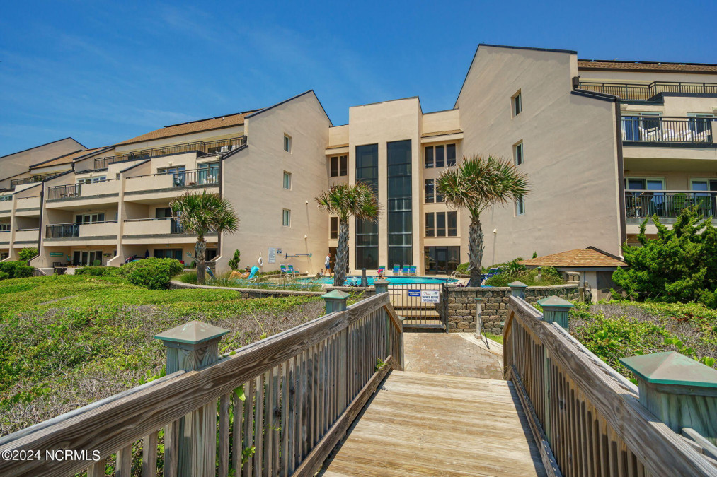 331 Salter Path Rd Pine Knoll Shores, NC 28512