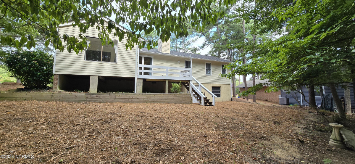 161 Edgewater Dr West End, NC 27376