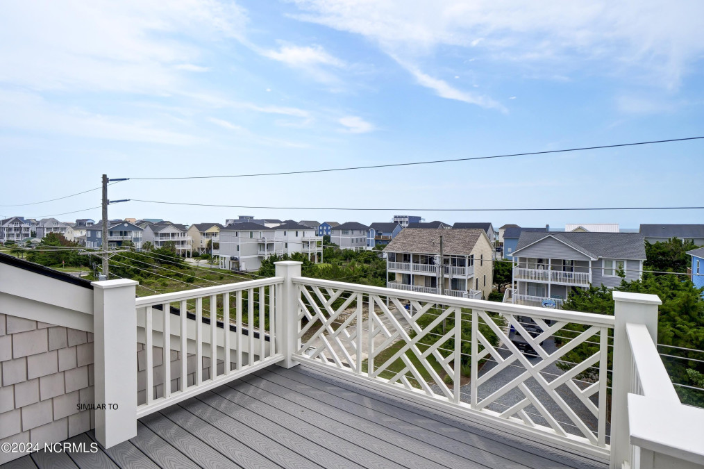 611 Topsail Dr Surf City, NC 28445