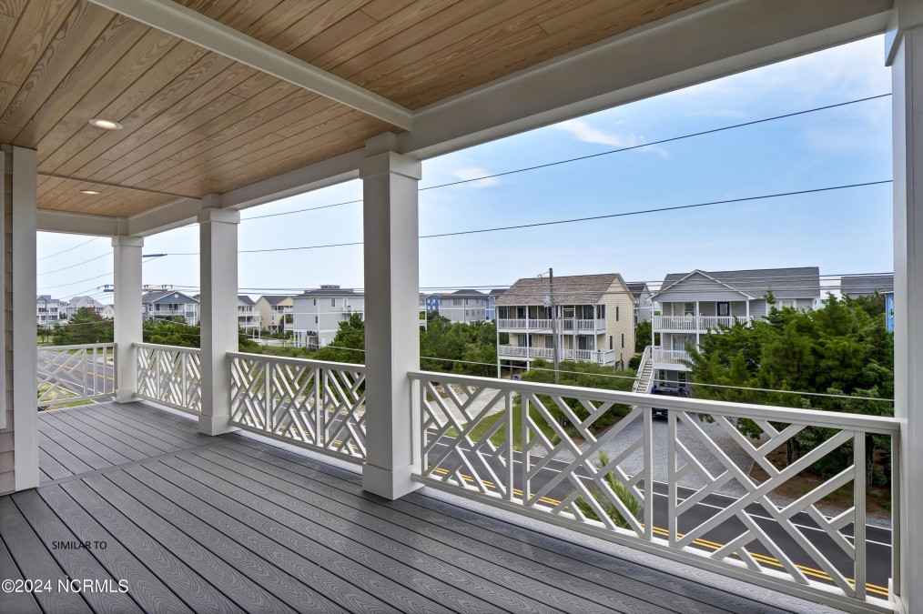 611 Topsail Dr Surf City, NC 28445