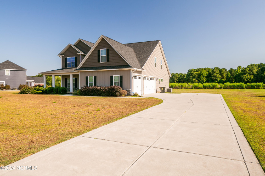 45 Bermuda Cir Clinton, NC 28328