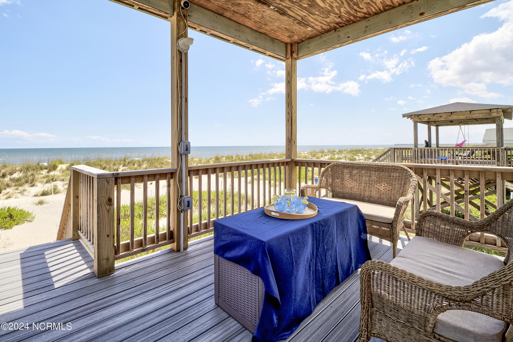 2229 Beach Dr Oak Island, NC 28465