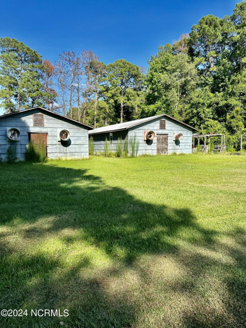 1660 Mrs Tates Rd Whiteville, NC 28472