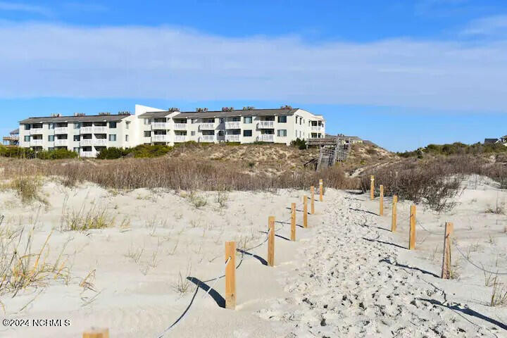 10300 Coast Guard Rd Emerald Isle, NC 28594