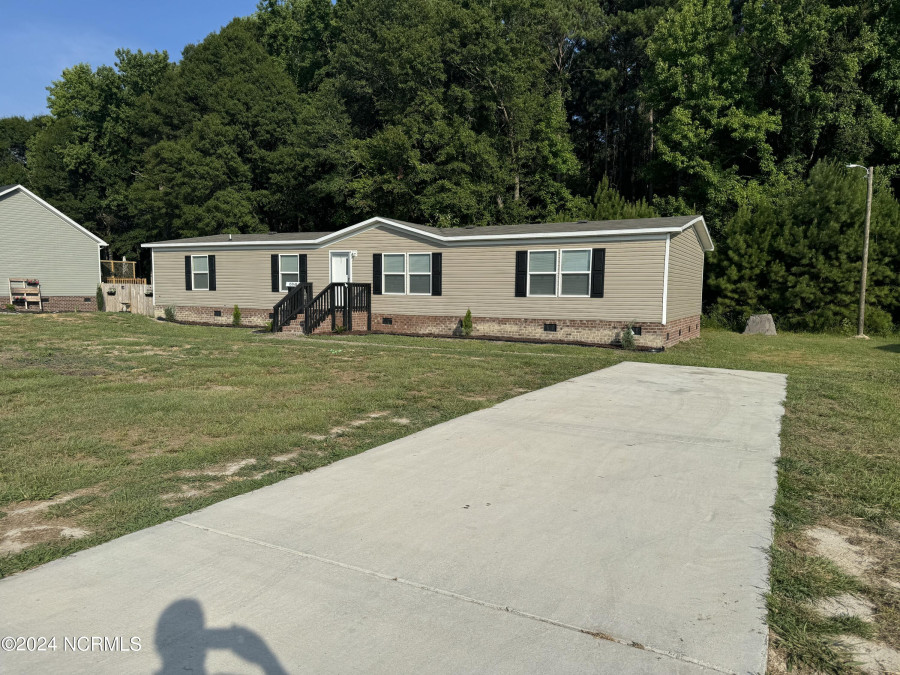 15748 Nc Highway 11 Bethel, NC 27812