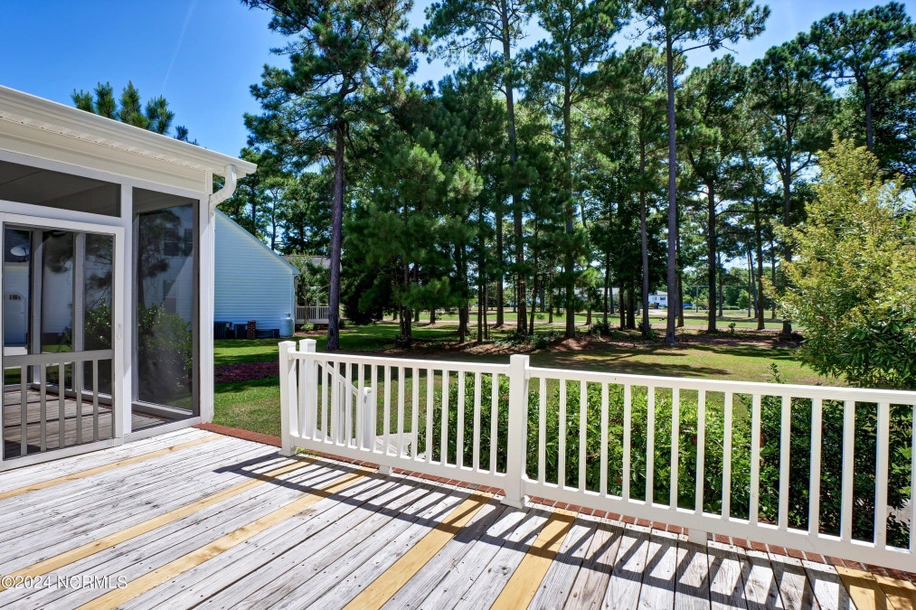 134 Captains Ln Sneads Ferry, NC 28460