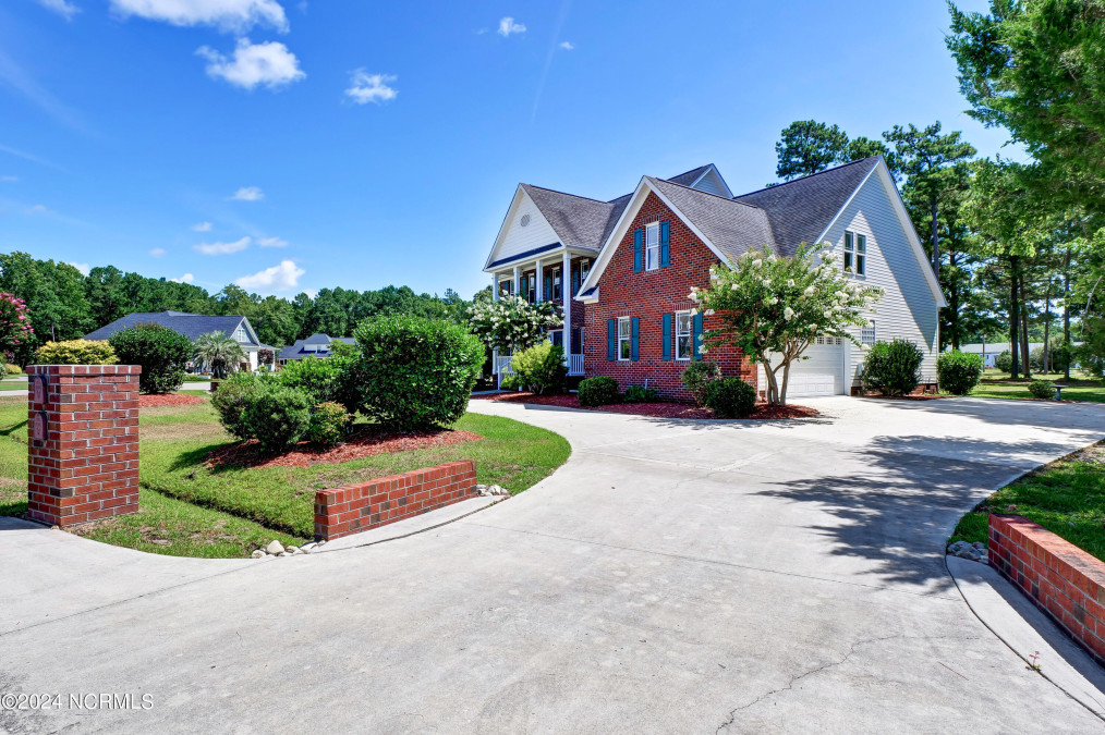 134 Captains Ln Sneads Ferry, NC 28460