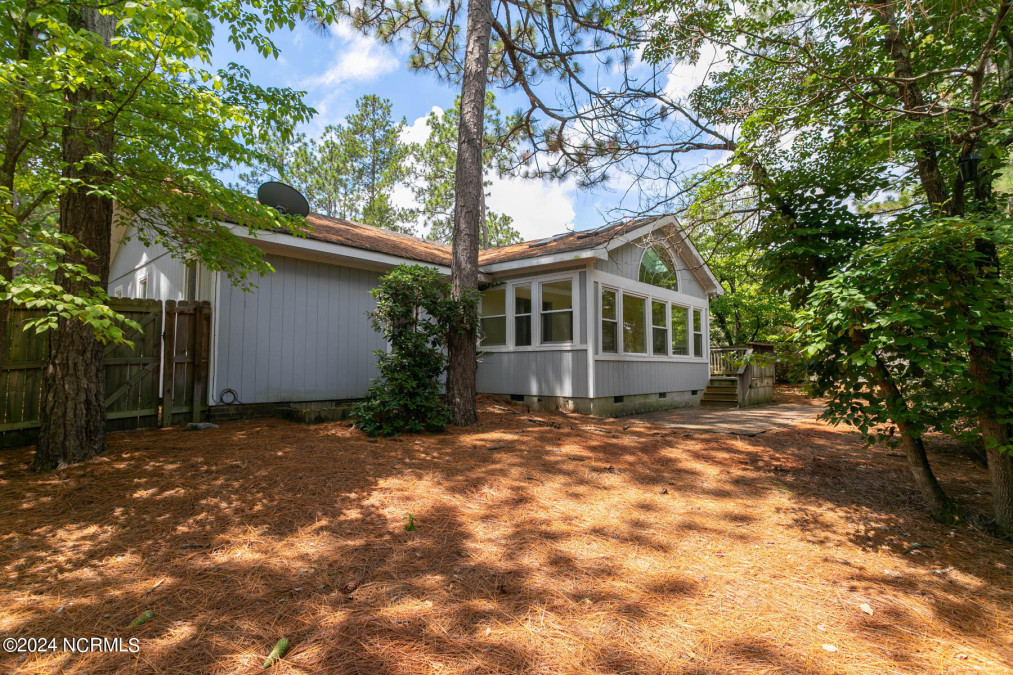 15 Monmouth Ct Pinehurst, NC 28374