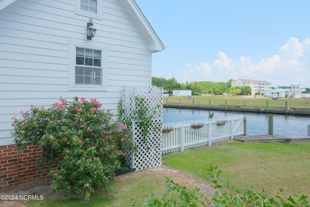 108 Wharf Landing Dr Edenton, NC 27932