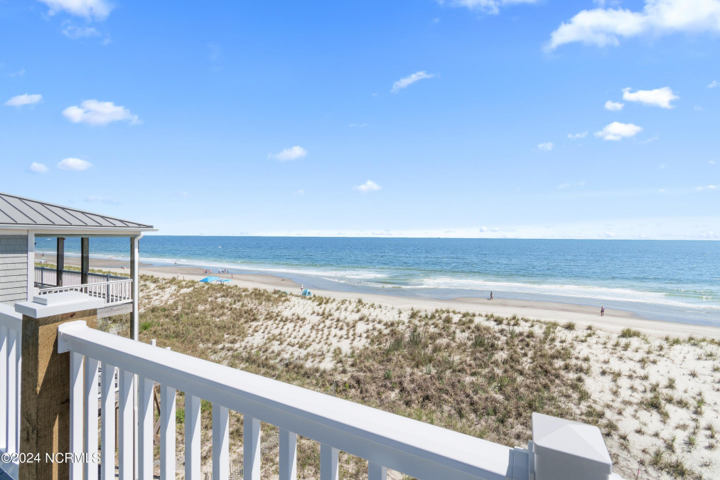 2909 Beach Dr Oak Island, NC 28465