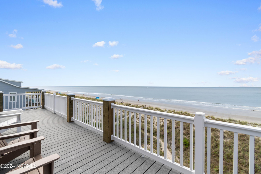 2913 Beach Dr Oak Island, NC 28465