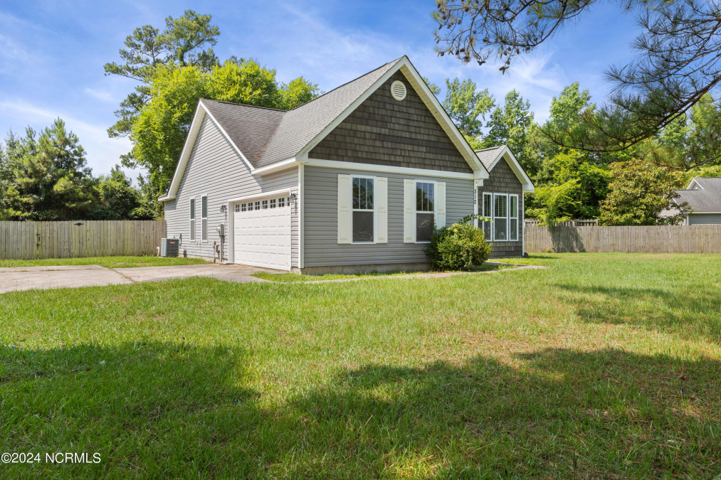 312 Old 30 Rd Jacksonville, NC 28546