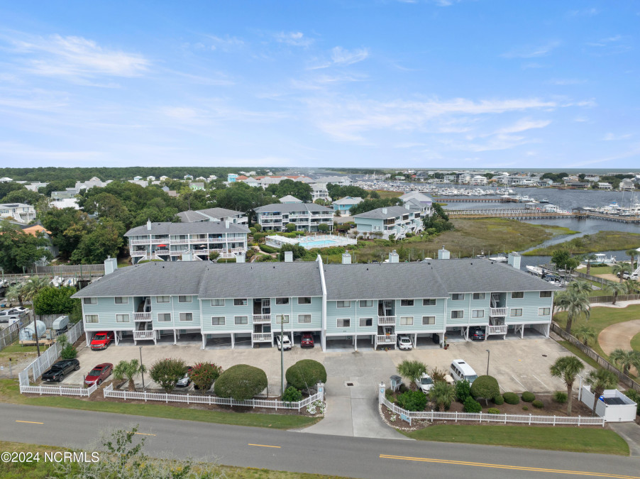 202 Lewis Dr Carolina Beach, NC 28428